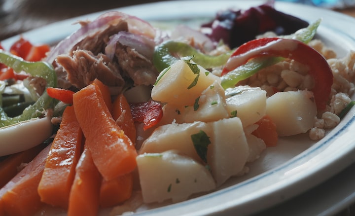 Imagen de muestra de una cocina marroquí tomada a la distancia focal mínima del lente, que muestra la resolución y el bokeh